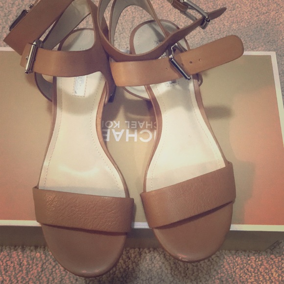 BCBG sandals wood heel silver accessories - Picture 1 of 6